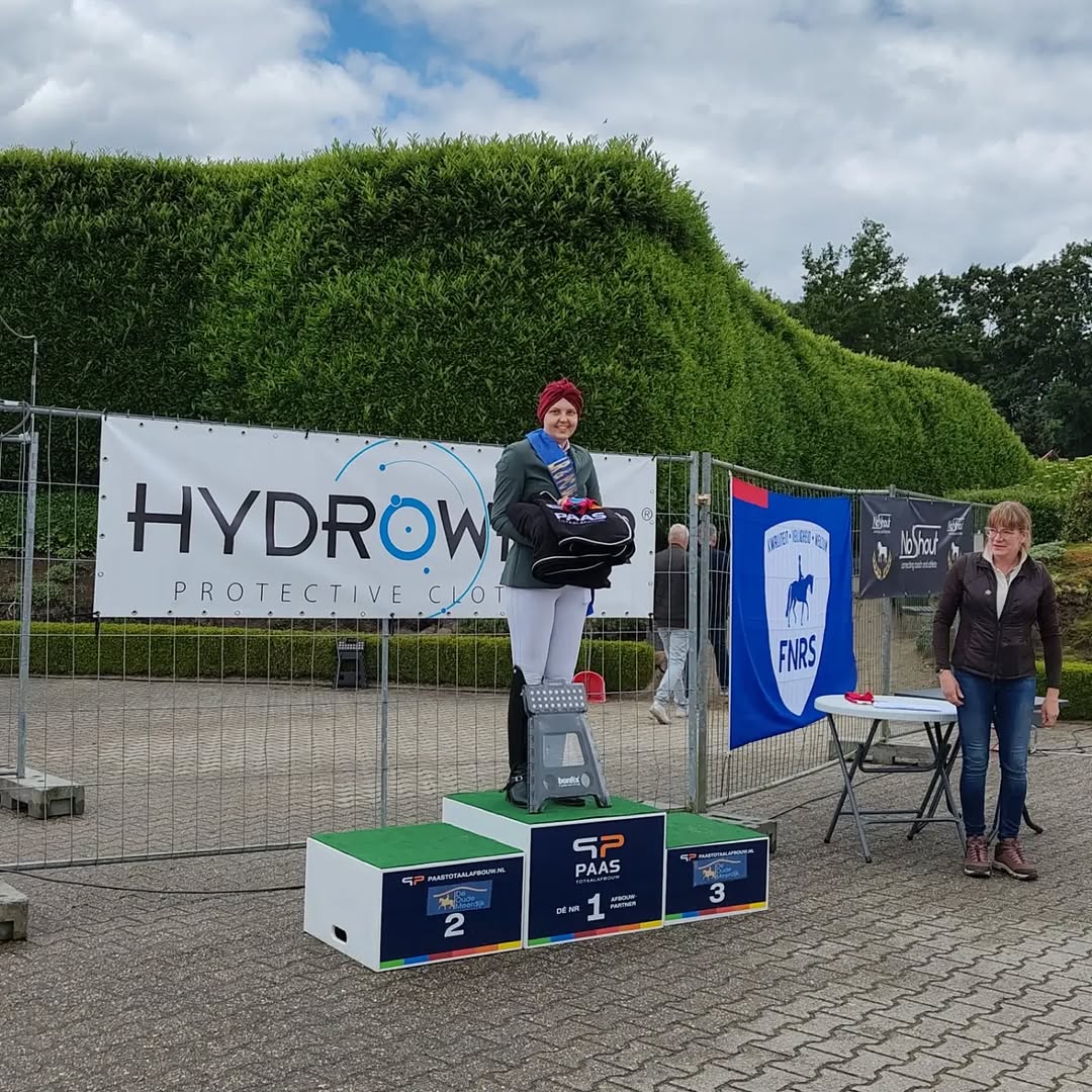 Yvanka op het hoogste treetje van het erepodium